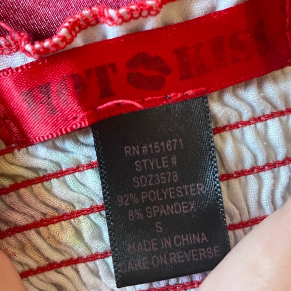 Hot kiss Flower Off the shoulder crop top shorts two piece set - Picture 3 of 3